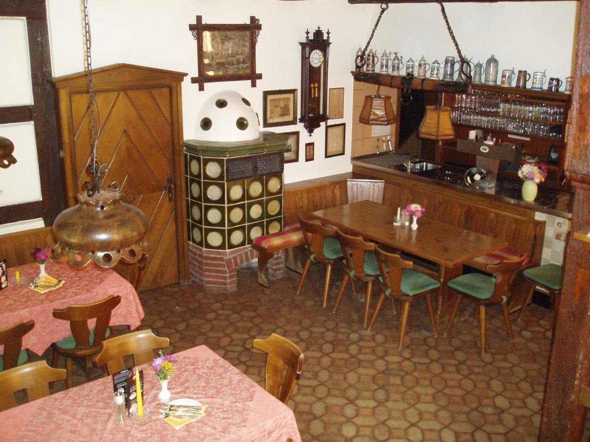 Gasthof Pension Zum Goldenen Hirschen Burgbernheim Экстерьер фото